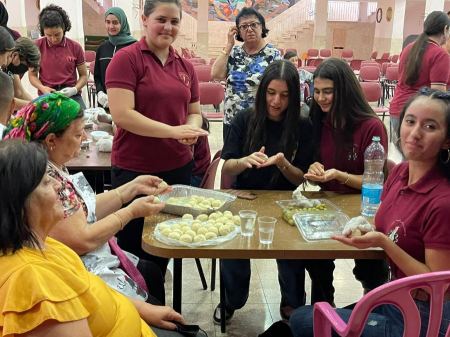 النادي النسائي الأرثوذكسي عبلين يحيي يومًا تراثيا في مدرسة مار إلياس الثانوية